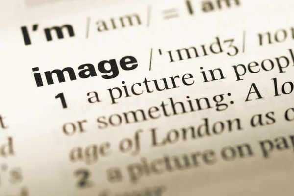 単語イメージがある古い英語の辞書ページのクローズ アップ — ストック写真
