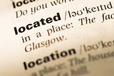 Eski İngilizce sözlük sayfası bulunan word ile yakından