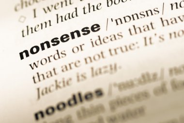 Eski İngilizce sözlük sayfası ile kelime saçma yakın çekim