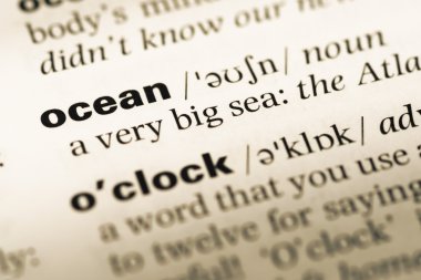Eski İngilizce sözlük sayfası word okyanus ile yakın çekim
