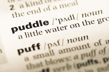 Eski İngilizce sözlük sayfası word su birikintisi ile yakın çekim