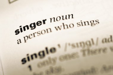 Eski İngilizce sözlük sayfası word şarkıcı ile yakın çekim