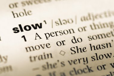 Word yavaş ile eski İngilizce sözlük sayfasının yakın çekim