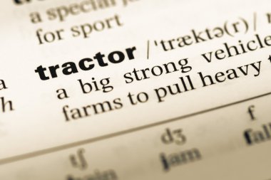 Eski İngilizce sözlük sayfası word traktör ile yakın çekim
