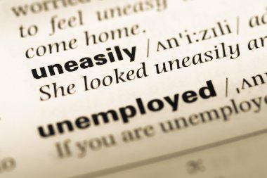 Word ile eski İngilizce sözlük sayfasının huzursuzca yakın çekim