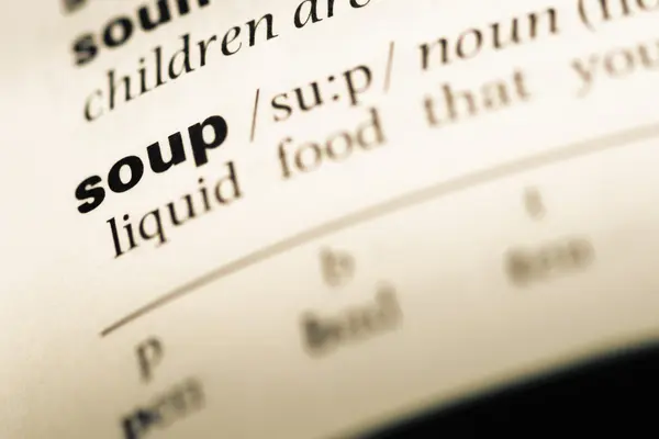 오래 된 영어 사전 페이지 단어 수프의 클로즈업 — 스톡 사진
