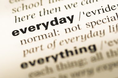 Eski İngilizce sözlük sayfası word her gün ile yakın çekim