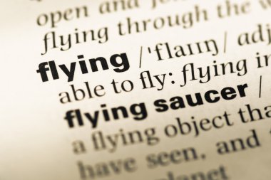 Uçan word ile eski İngilizce sözlük sayfasını kapat