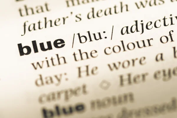 Eski İngilizce sözlük sayfası word mavi ile yakın çekim — Stok fotoğraf