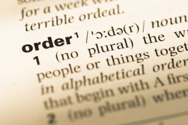 Kelime sırası ile eski İngilizce sözlük sayfasının yakın çekim