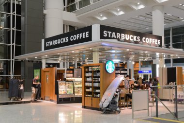 HONG KONG- APRIL 8: Starbucks Coffee coffeehouse on April 8, 2014 in Hong Kong. Starbucks is the largest coffeehouse company in the world, with 19,435 stores in 58 countries (2012).