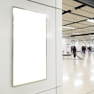 Bir büyük dikey / dikey yönde boş panoda toplu taşıma