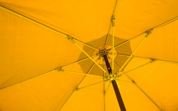 Paraguas Amarillo Patio Fondo — Foto de Stock