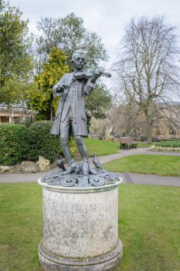 Wolfgang Amadeus Mozart heykel Parade bahçeleri, Bath Spa, Somerset, İngiltere