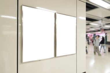 Toplu taşımacılıkta boş ilan panosu