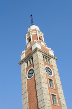 Hong Kong Kültür Merkezi mimari yapısı üzerinde mavi gökyüzü