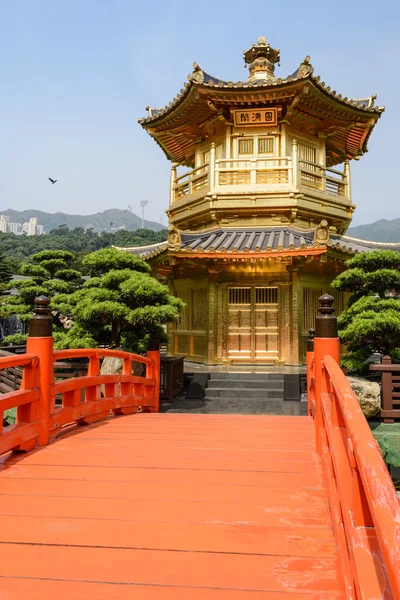 Der orientalische Pavillon absoluter Perfektion im Nan Lian Garden, Chi Lin Nunnery, Hongkong — Stockfoto