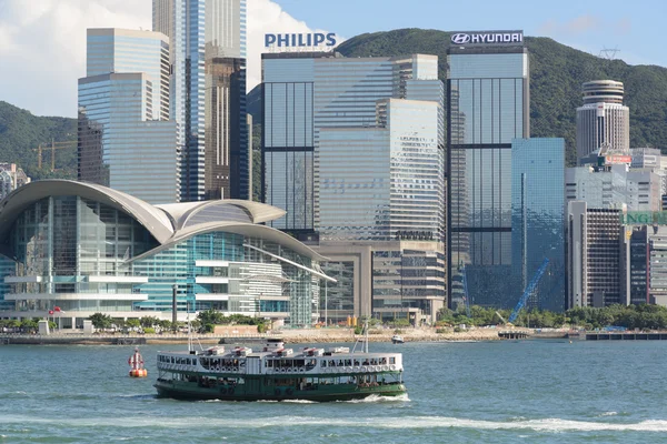 HONG KONG - JULY 4: View of modern skyscrapers in downtown Hong Kong, China on July 4,2013. Hong Kong is an international financial center that has 112 buildings that stand taller than 180 meters. — ストック写真