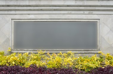 Çin duvarında boş reklam panosu