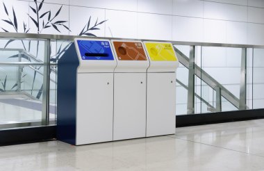 Ayrı çöp kutusu için geri dönüşüm kutusu