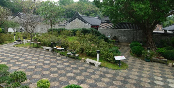 Traditional Chinese garden in Hong Kong — Stock Photo, Image