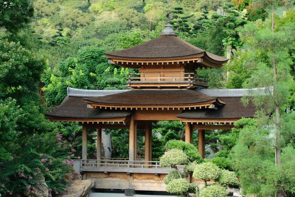 Den orientaliska paviljongen av absolut perfektion i Nan Lian Garden, Chi Lin Nunnery, Hongkong — Stockfoto