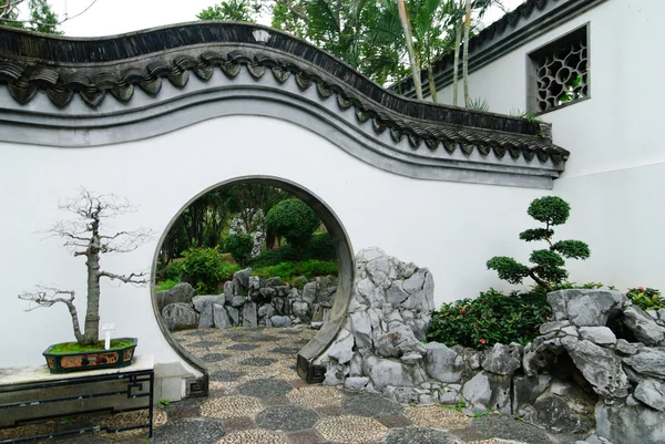 Traditionele Chinese tuin in Hong Kong — Stockfoto