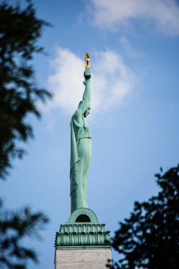 Riga 'daki özgürlük anıtı