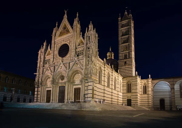 Sienas katedral på natten — Stockfoto