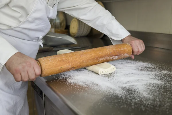 Pastry chef at work — Stock Photo, Image