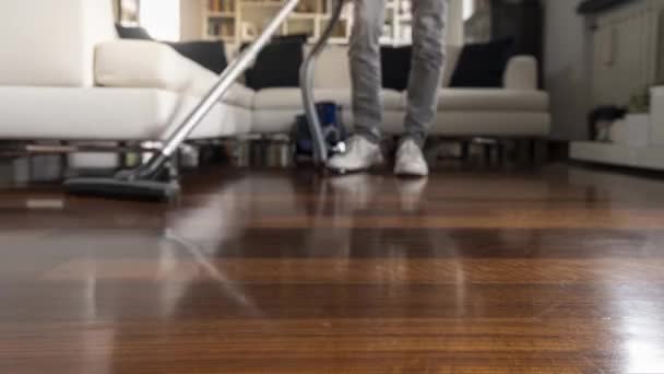 Man Who Cleans Floor House Vacuum Cleaner Time Lapse — Stock Video
