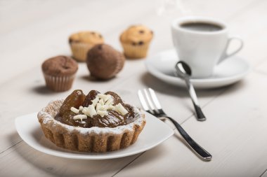 kestane ve beyaz çikolata ile pasta