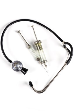 Cam şırınga ve stetoskop