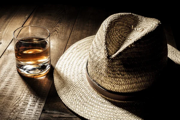 Chapéu e Álcool — Fotografia de Stock