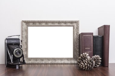 Yatay gümüş çerçeve