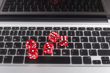 klavye üzerindeki zar