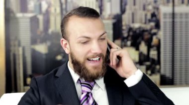 Başarılı iş adamı office kazanan yılında telefon sakallı