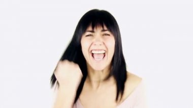 Neşe içinde genç kadın