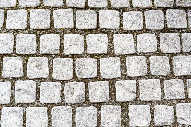 Arnavut kaldırımlı yol görünümünün üst