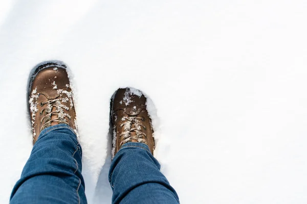 Botas de caminhada na neve — Fotografia de Stock