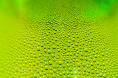 Yeşil Sarı su damlaları