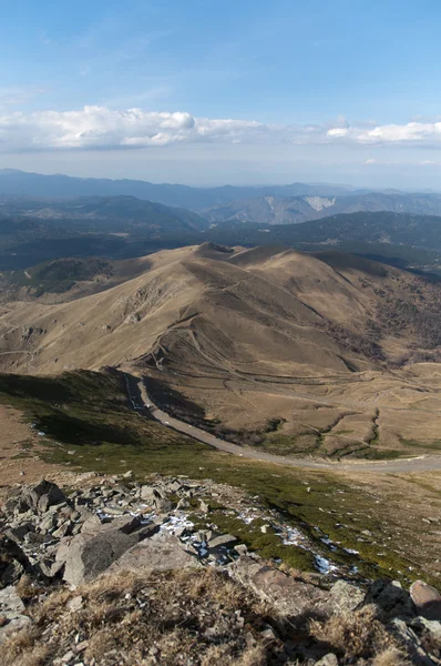 Gürcistan Bakuriani Kayak Merkezi tepe görünümü güzel manzara