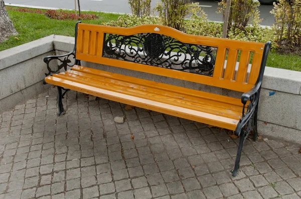 Borjomi-Kharagauli Milli Parkı ahşap Bank ve Gürcistan'daki renkli ağaçlar
