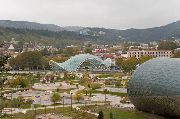 Rike Park Glass architektura most a tunel v tbilisi — Stock fotografie