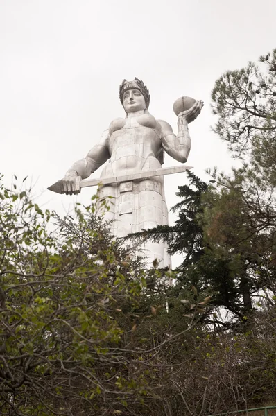 Estatua de la Madre de Kartli en el centro de la ciudad de Tiflis, Georgia —  Fotos de Stock