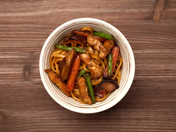 Fideos chinos para Wok —  Fotos de Stock