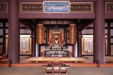 30 Mayıs 2013 Nagoya, JAPAN - Eski Tayland Syakamuni Buda heykelinin büyük salonu Japonya 'ya Kral Chulalongkorn veya Kral V. Rama (Tayland) tarafından iki ülke arasındaki dostluğun sembolü olarak gönderildi.