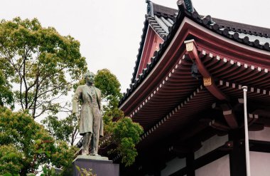 30 Mayıs 2013 Nagoya, JAPAN - İki ülke arasındaki dostluğun sembolü olan Nittaiji Tapınağı 'nda Kral Chulalongkorn' un (Tayland) Anıtı