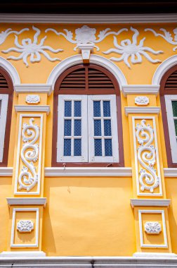 23 Mayıs 2020 Phuket, Tayland - Eski Phuket Renkli Sino Portekiz evi klasik cephe dış mimarisi ile Phuket Eski kasaba bölgesinden.