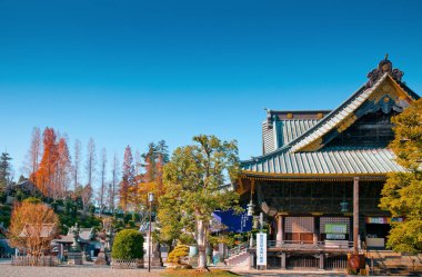 DEC 12, 2012 Chiba, JAPAN - Eski güzel tarihi Daitou salonu veya Narita San Shinsho ji tapınağının şeftali salonu